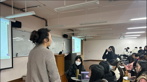 講師與小組討論網頁設計的內容與注意事項