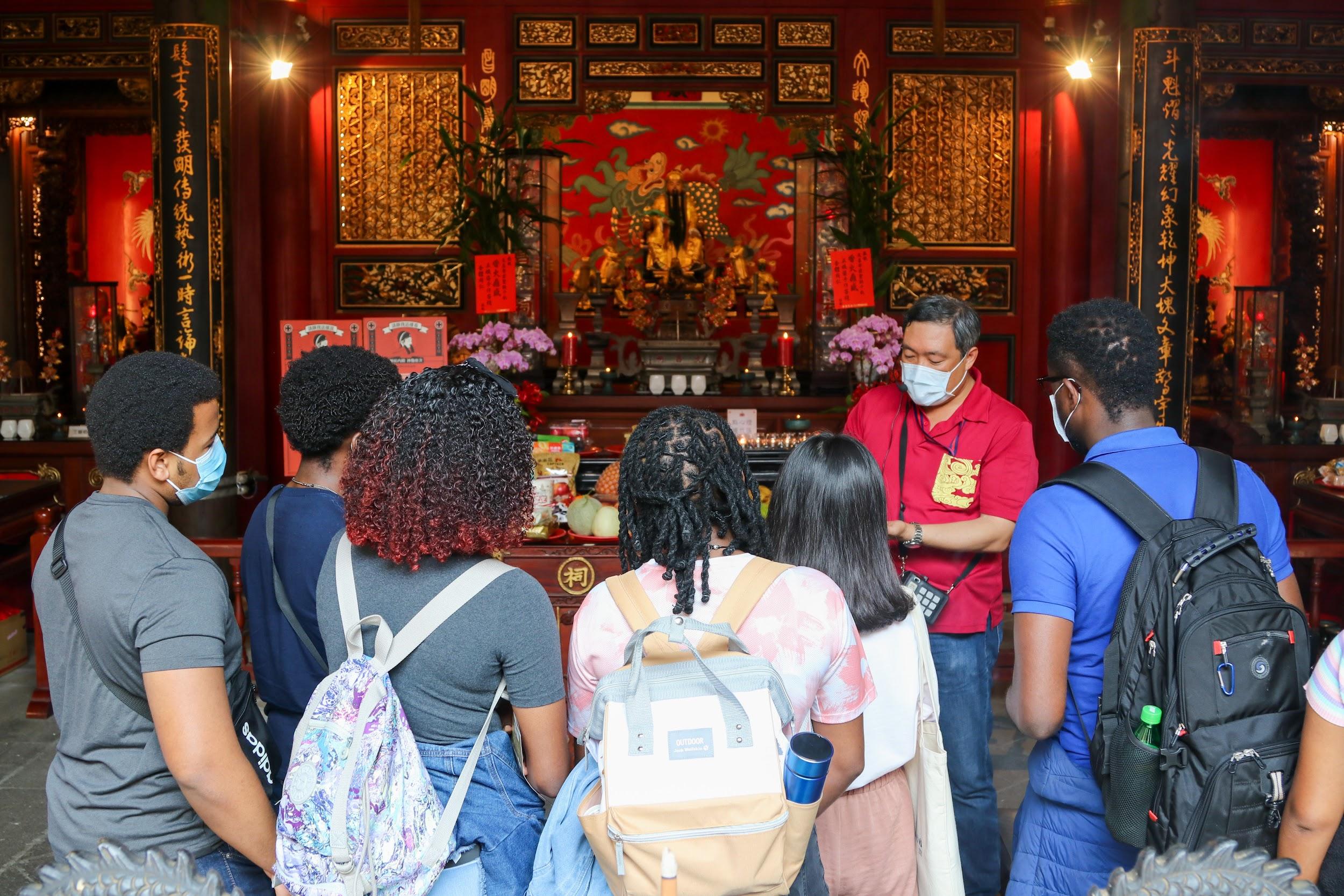 帶領學生至宜蘭傳藝中心體驗台灣傳統文化