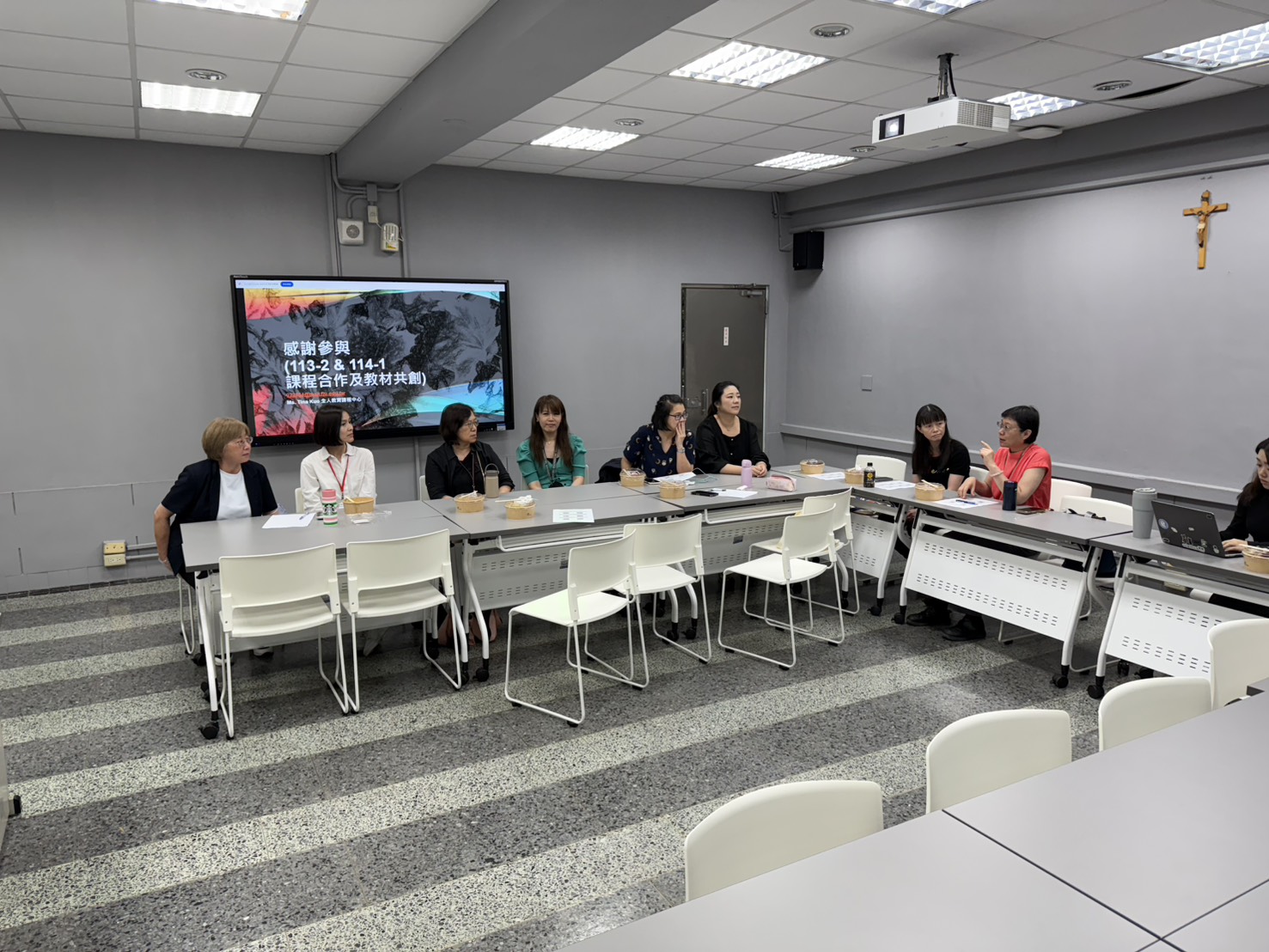 114/5/29 織品學院全人英語教師與EMI教師社群會議