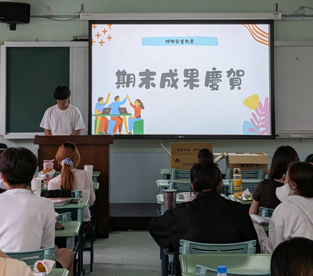 同學進行服務學習心得分享-2