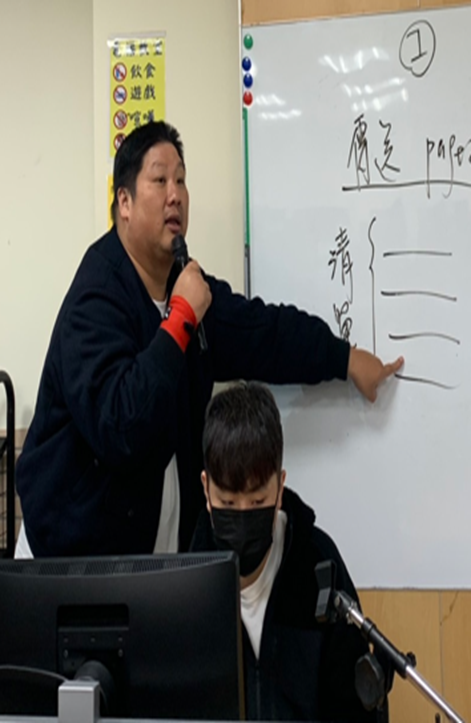 課程講師-蕭智元老師授課畫面
